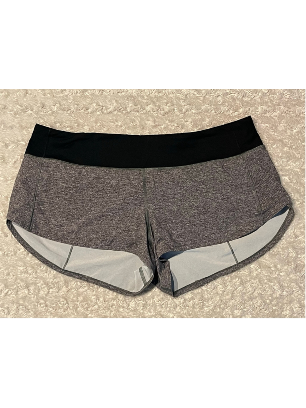 Lululemon Women’s Speed Up Short, Size 12, 2.5 Inseam, EUC